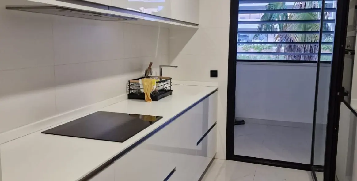 Продажа апартаментов на среднем этаже в Estepona (район Estepona) 10