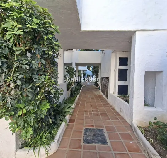 Sale of ground floor apartment in Nueva Andalucía