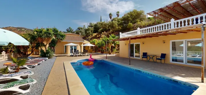 Detached villa R4845850 0