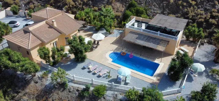 Detached villa R4845850 1