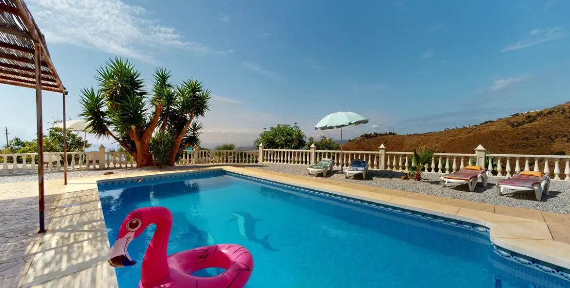 Sale of detached villa in Costa del Sol East 6
