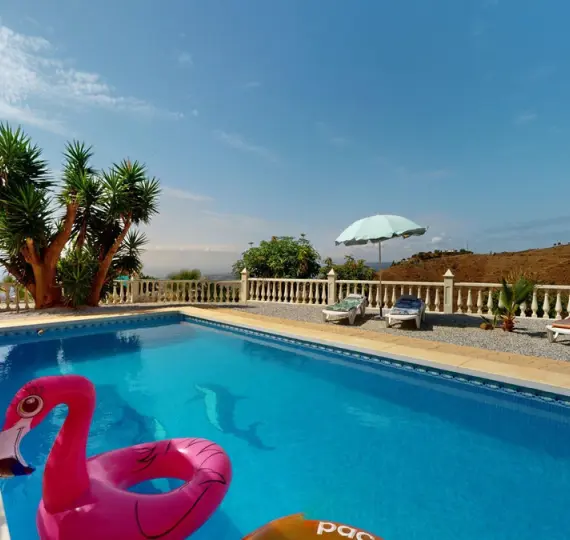 Detached villa R4845850