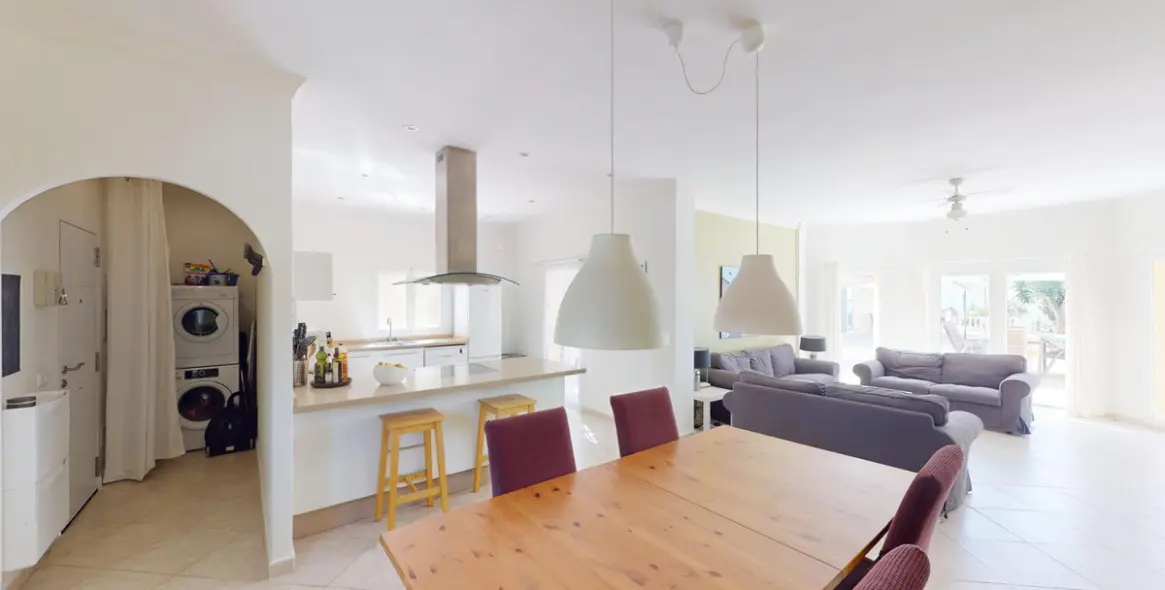 Sale of detached villa in Costa del Sol East 8