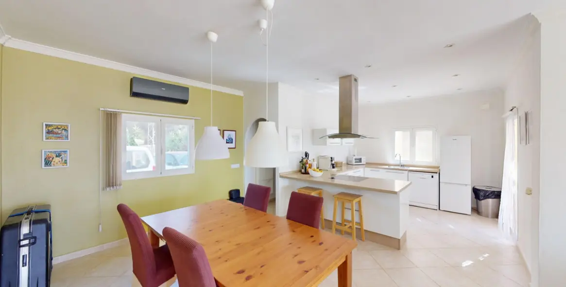 Sale of detached villa in Costa del Sol East 10