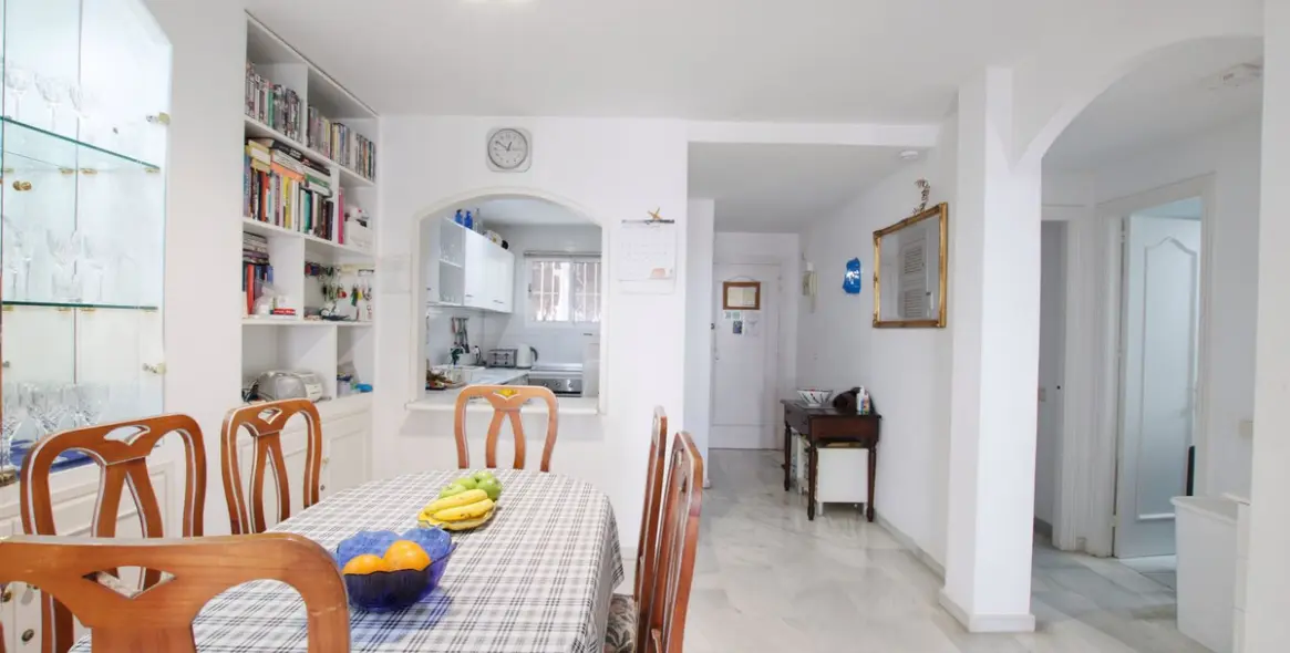 Sale of penthouse in Calahonda 6