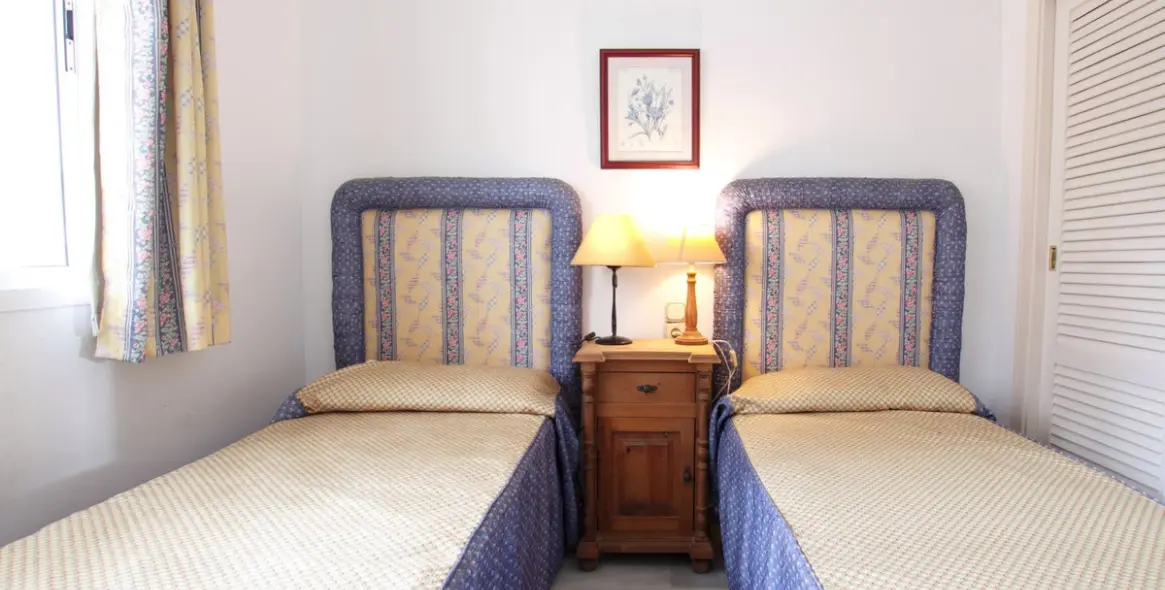 Sale of penthouse in Calahonda 12