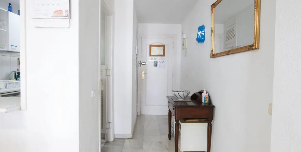 Sale of penthouse in Calahonda 17