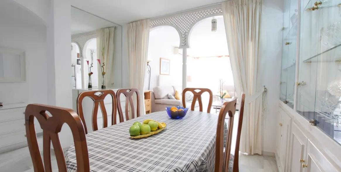 Sale of penthouse in Calahonda 18