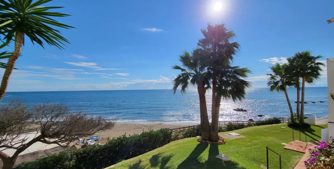 Sale of penthouse in Calahonda 31