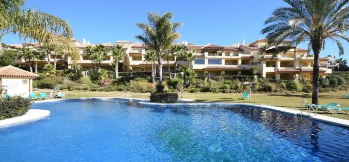 Sale of ground floor apartment in Nueva Andalucía 0