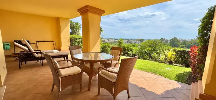 Sale of ground floor apartment in Nueva Andalucía 2