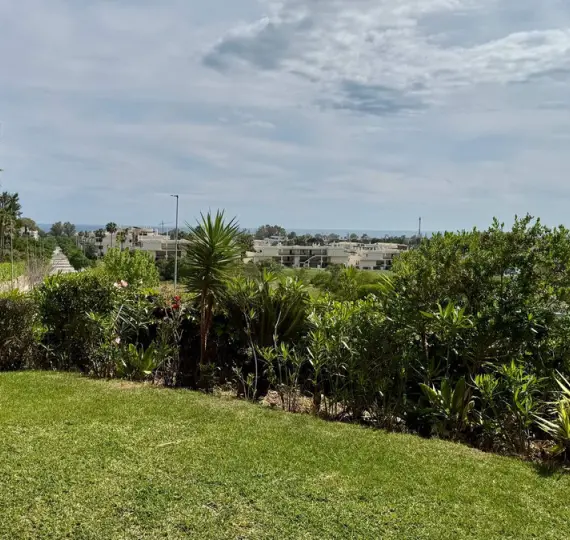 Sale of ground floor apartment in Nueva Andalucía