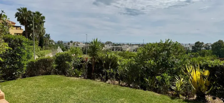 Sale of ground floor apartment in Nueva Andalucía 3