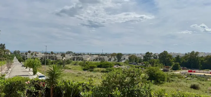 Sale of ground floor apartment in Nueva Andalucía 4