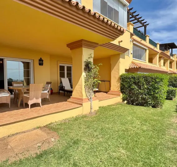 Sale of ground floor apartment in Nueva Andalucía