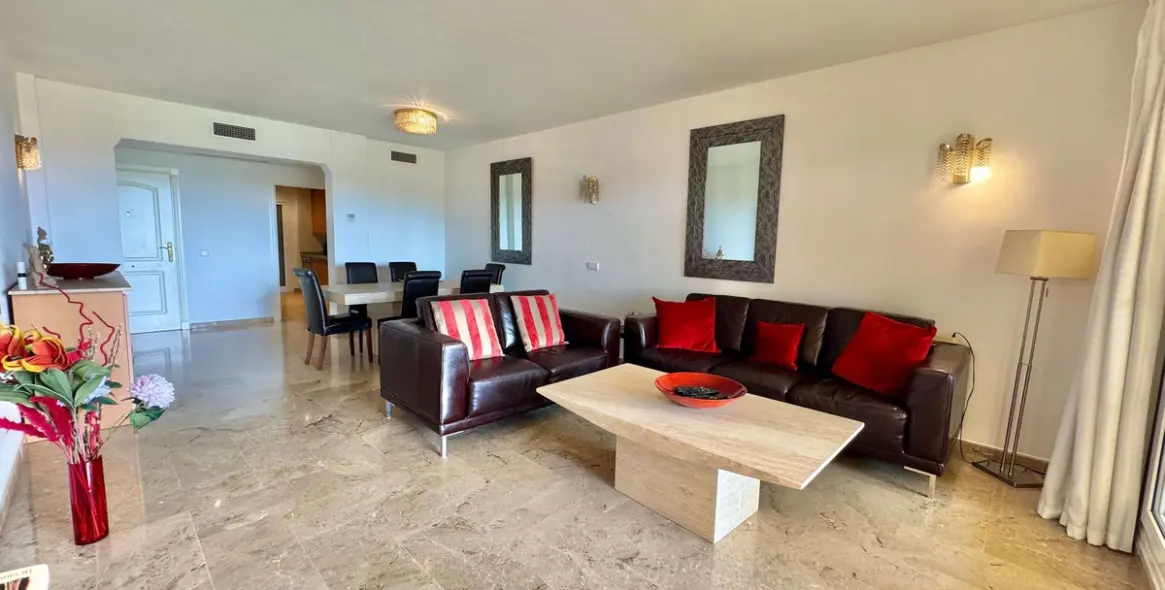 Sale of ground floor apartment in Nueva Andalucía 12