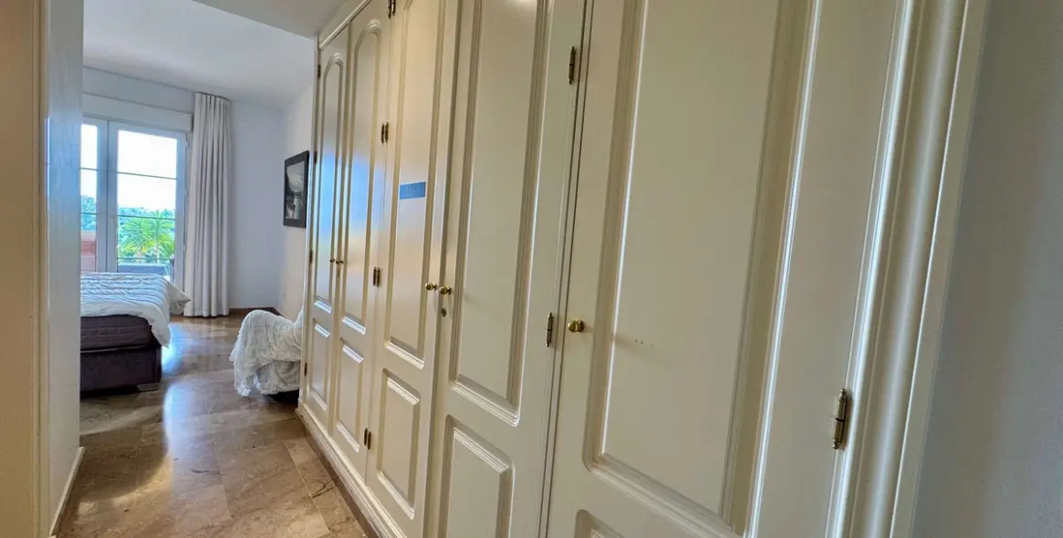 Продажа апартаментов на первом этаже в Nueva Andalucía 22