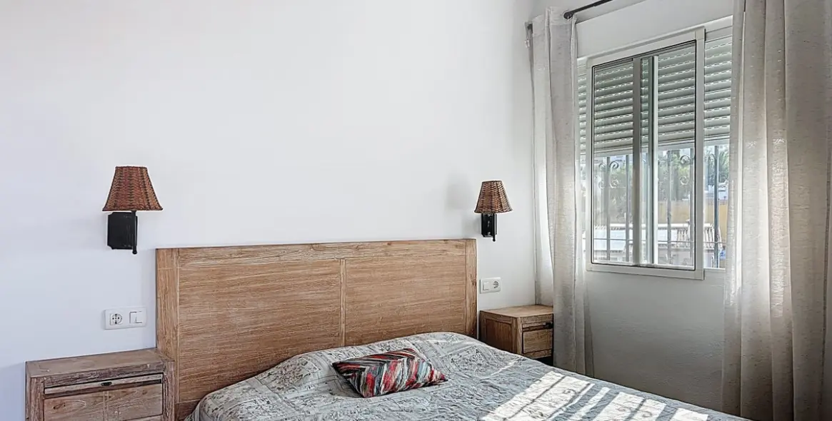 Sale of detached villa in Caleta de Vélez 14