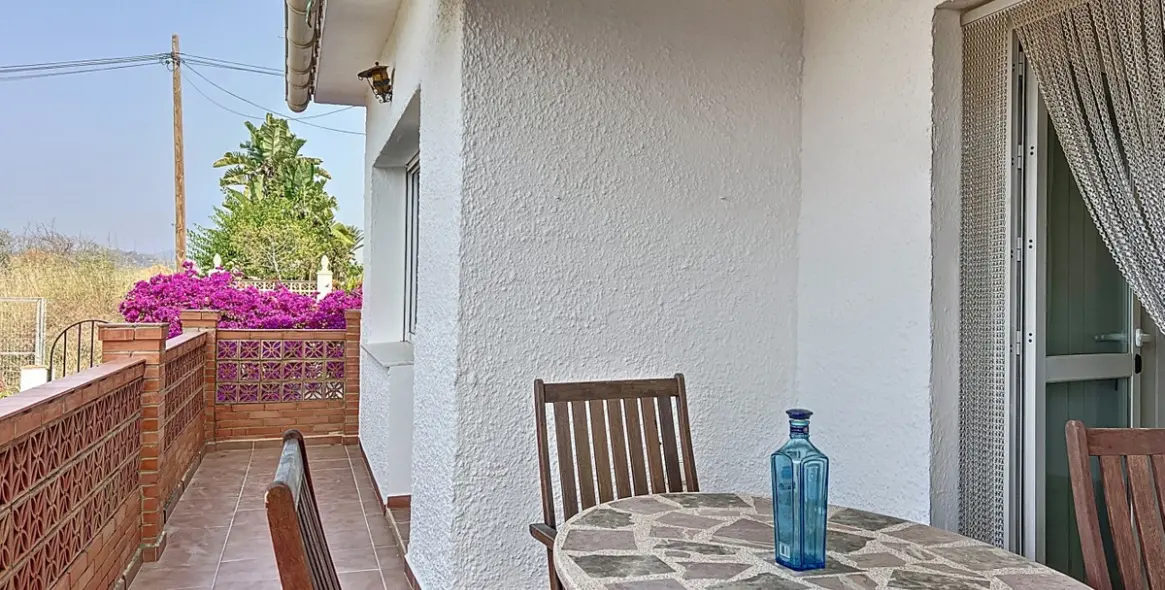 Sale of detached villa in Caleta de Vélez 16