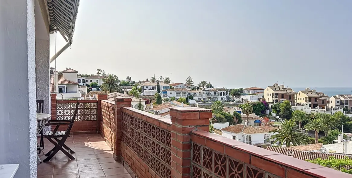 Sale of detached villa in Caleta de Vélez 18