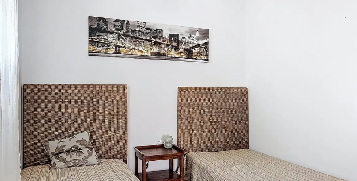 Sale of detached villa in Caleta de Vélez 21