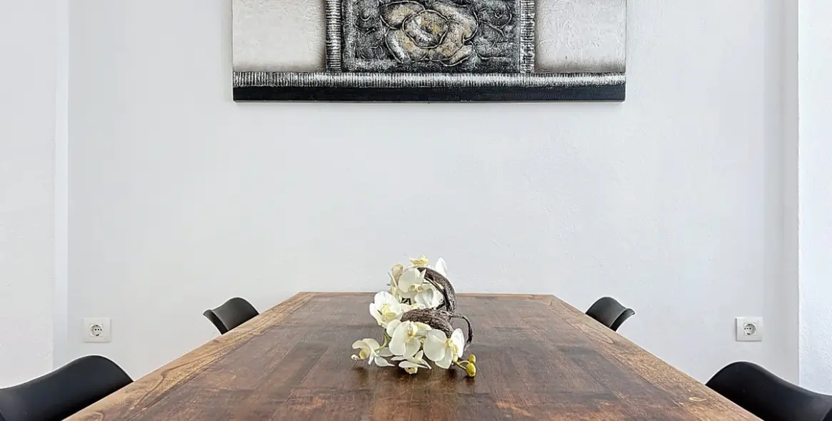 Sale of detached villa in Caleta de Vélez 34