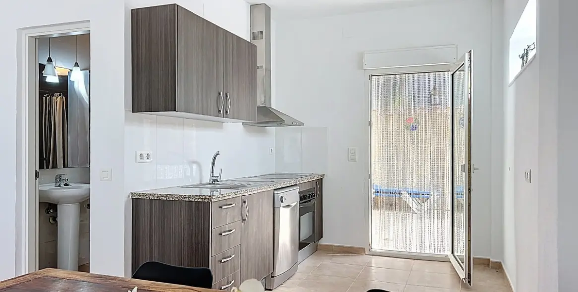 Sale of detached villa in Caleta de Vélez 35