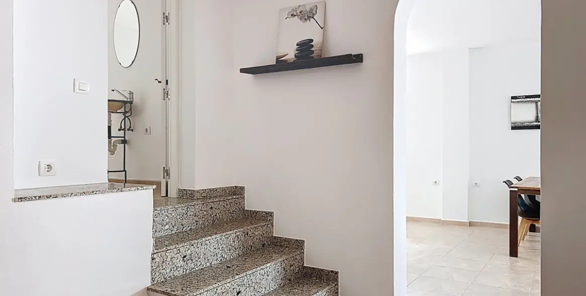 Sale of detached villa in Caleta de Vélez 46