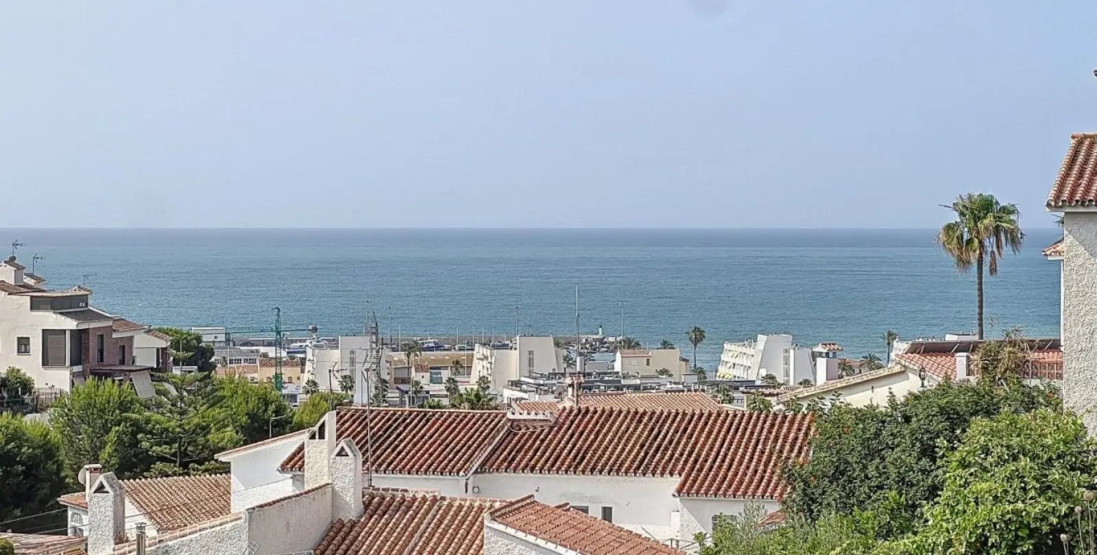 Venta de villa independiente en Caleta de Vélez 2