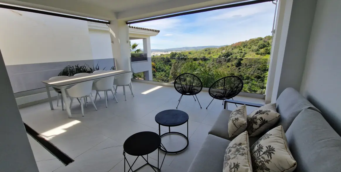 Venta de apartamento en planta media en Estepona (distrito Estepona) 2