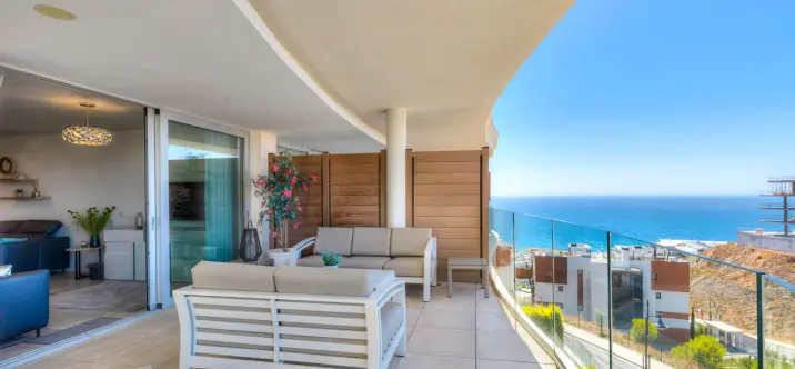 Продажа апартаментов на среднем этаже в Fuengirola 0