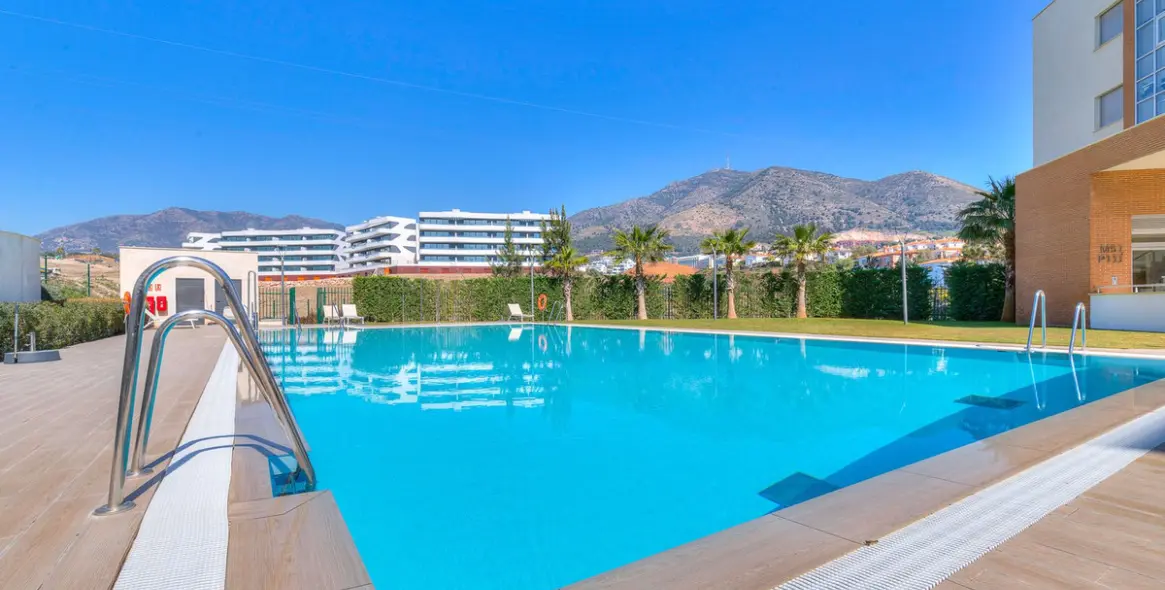 Sale of middle floor apartment in Fuengirola 31