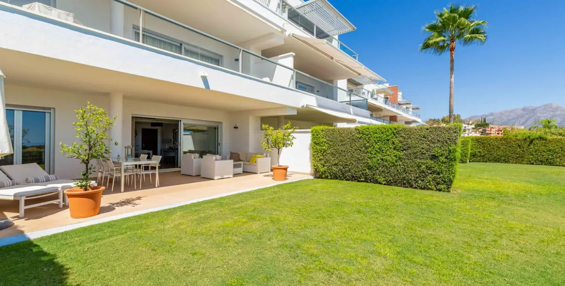 Sale of ground floor apartment in Los Arqueros 1