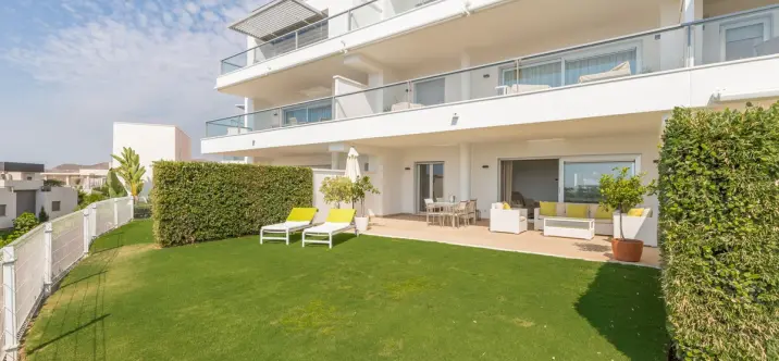 Sale of ground floor apartment in Los Arqueros 3