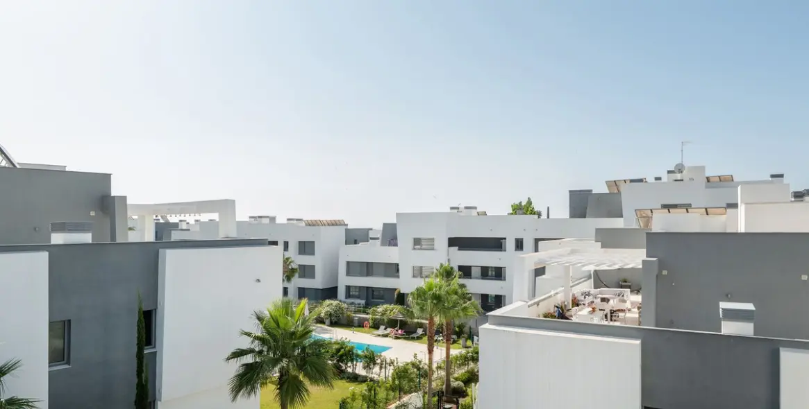 Продажа апартаментов на среднем этаже в Estepona 15