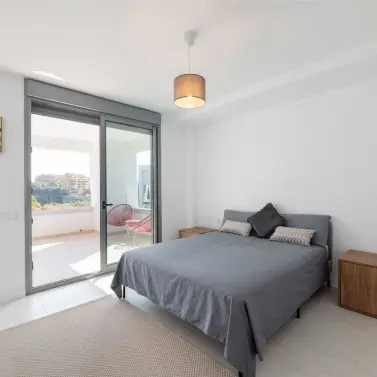 Long-term rent of middle floor apartment in Estepona