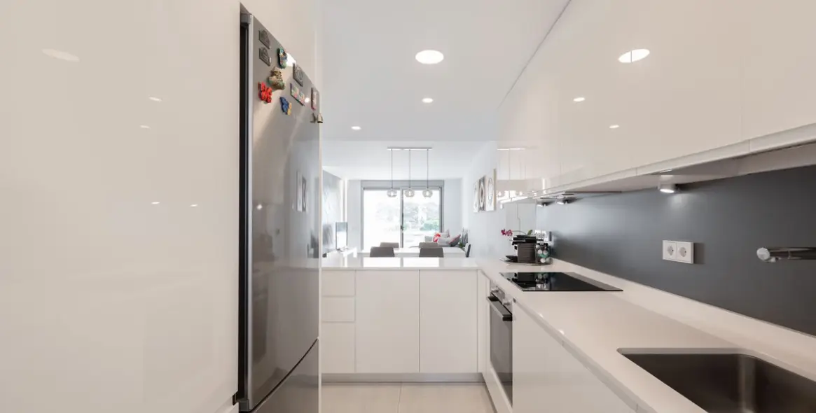 Долгосрочная аренда апартаментов на среднем этаже в Estepona 12