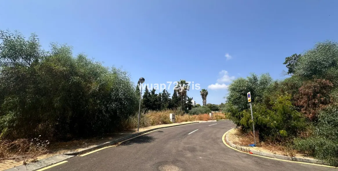 Продажа  жилого участка в Estepona 5