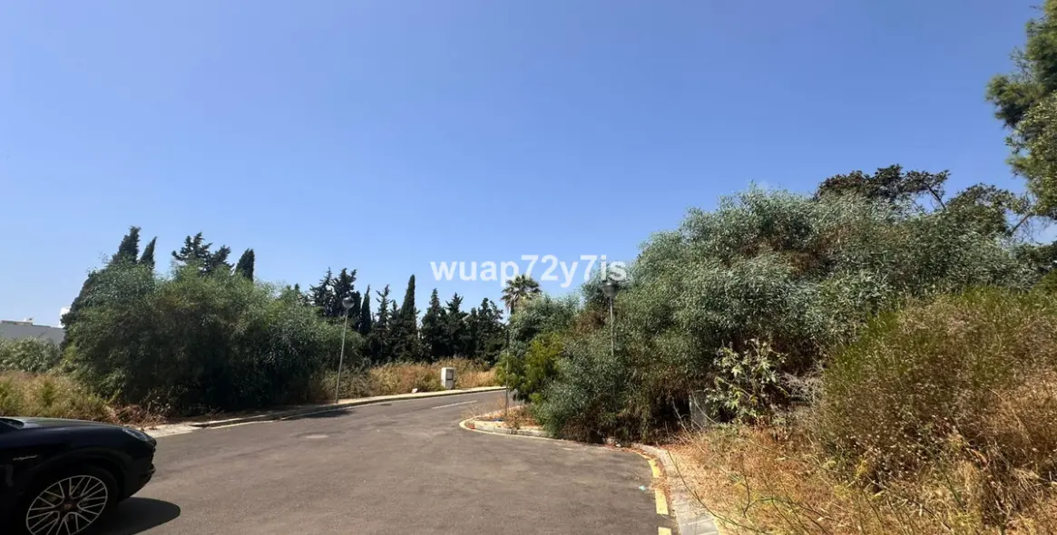 Продажа  жилого участка в Estepona 6