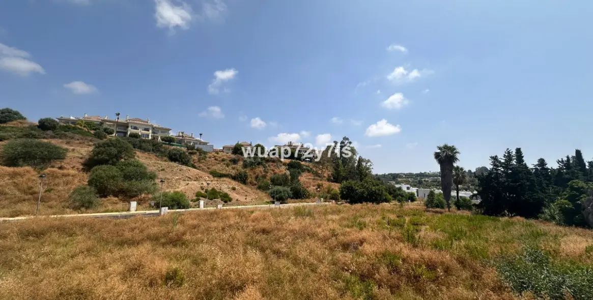 Продажа  жилого участка в Estepona 7