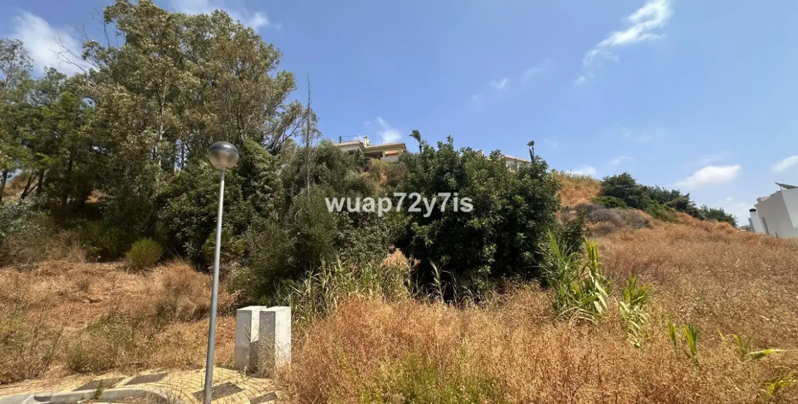 Продажа  жилого участка в Estepona 8