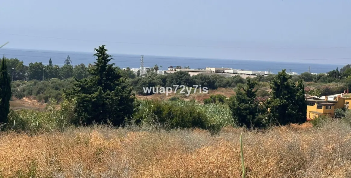 Продажа  жилого участка в Estepona 11