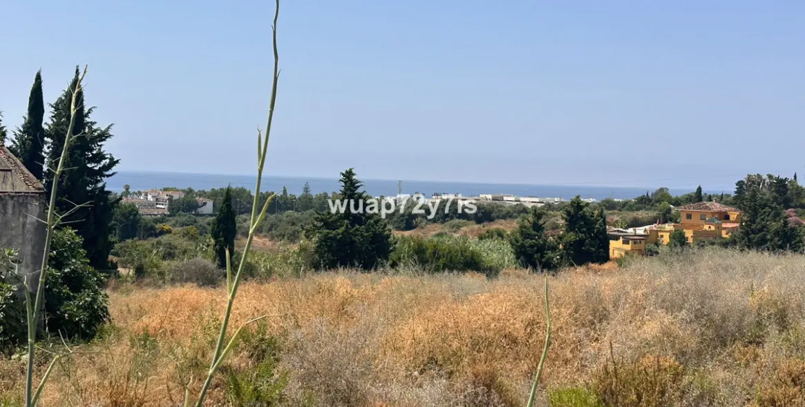 Продажа  жилого участка в Estepona 16