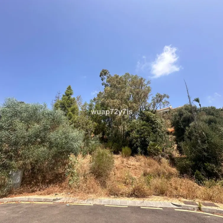 Sale of residential plot in Estepona