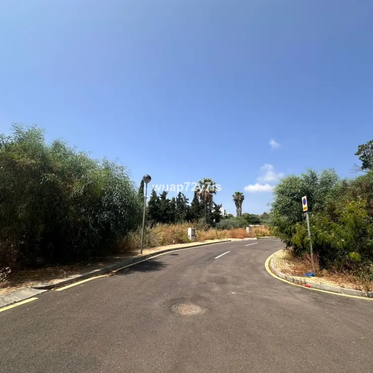 Sale of residential plot in Estepona