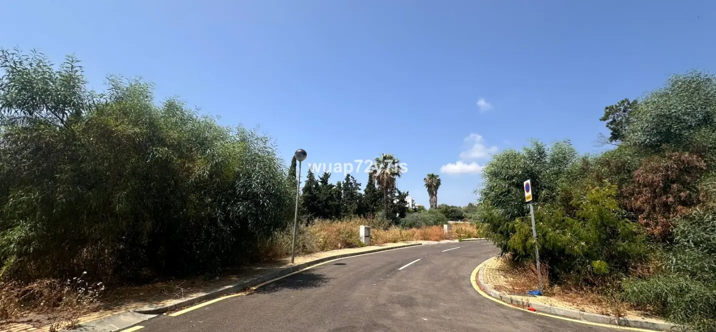 Sale of residential plot in Estepona 4