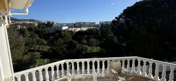 Продажа дома на две семьи в Torrequebrada 0