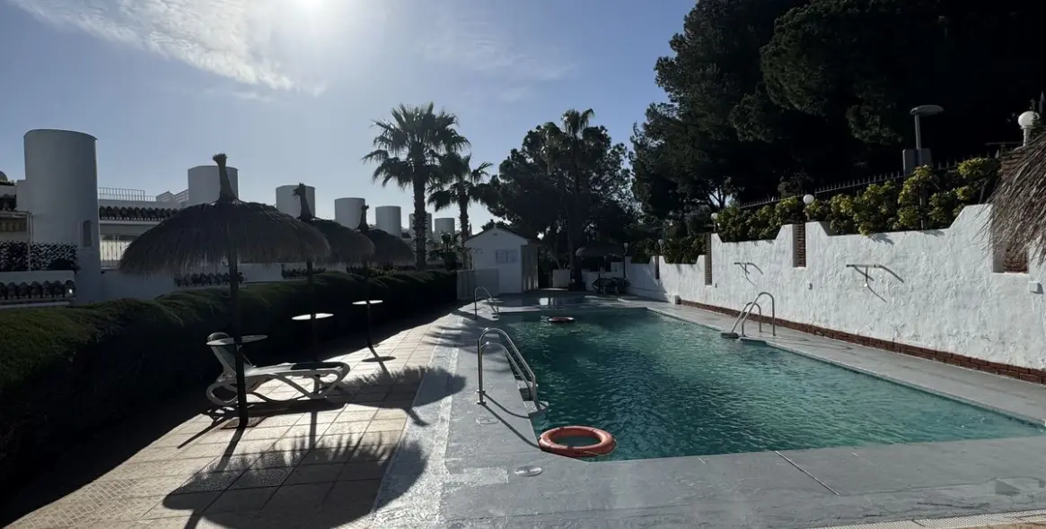 Продажа дома на две семьи в Torrequebrada 2