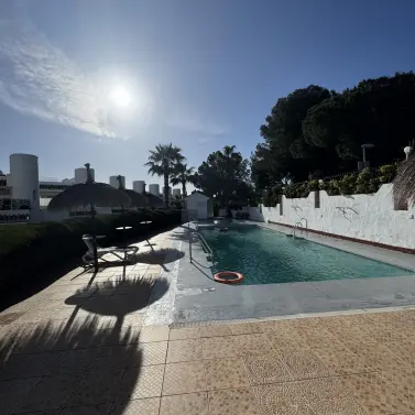 Продажа дома на две семьи в Torrequebrada