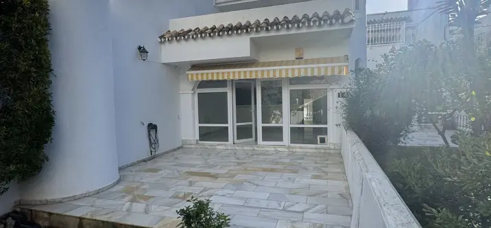 Продажа дома на две семьи в Torrequebrada 3